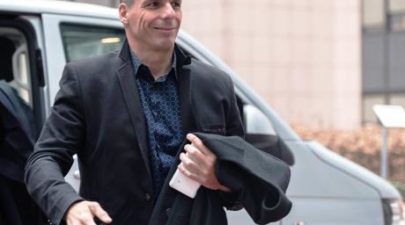 varoufakis out smile