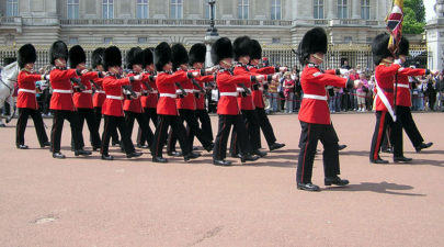 britian rg queens guard buck palace arp