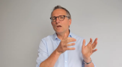 Dr Michael Mosley Taking cold showers 0 7 screenshot