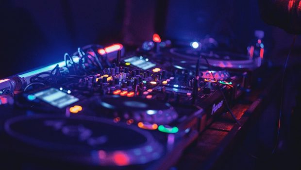 djdecks1 620x350 1